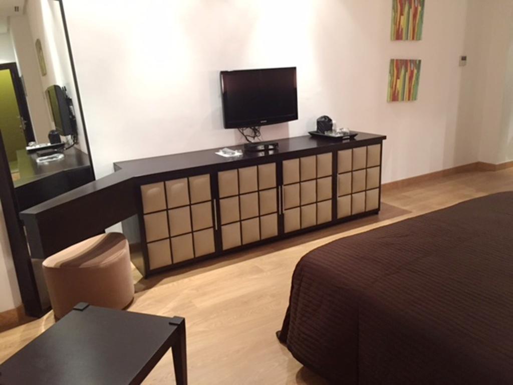 The Rester Hotel Kuwait City Room photo